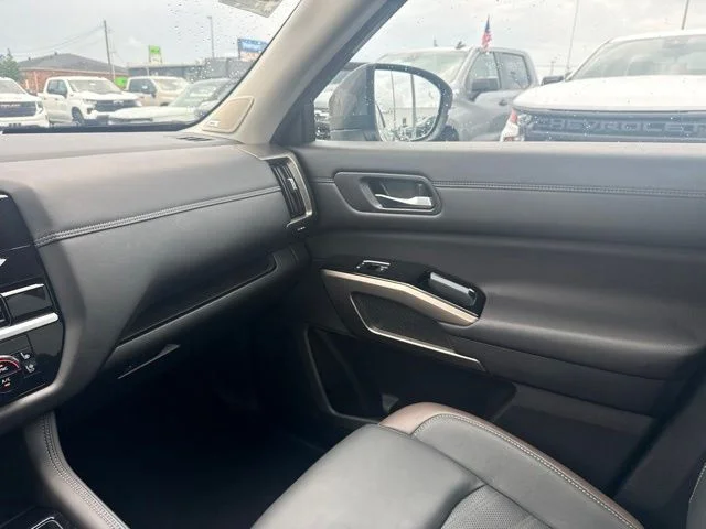 2024 Nissan Pathfinder Platinum - Photo 19