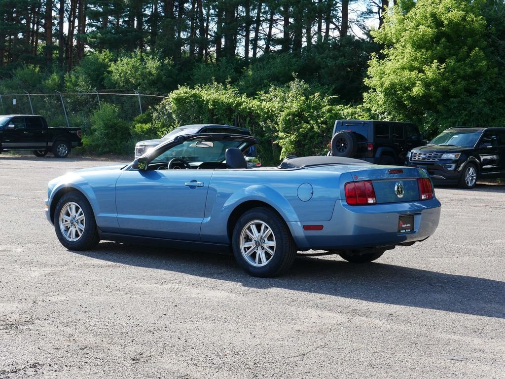Used 2006  Ford V6 Premium image 5