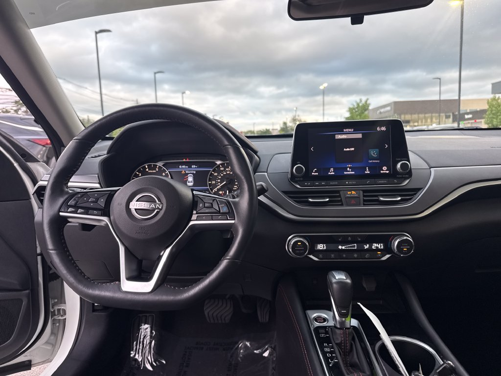 Used 2023 White Nissan 2.5 SR image 15