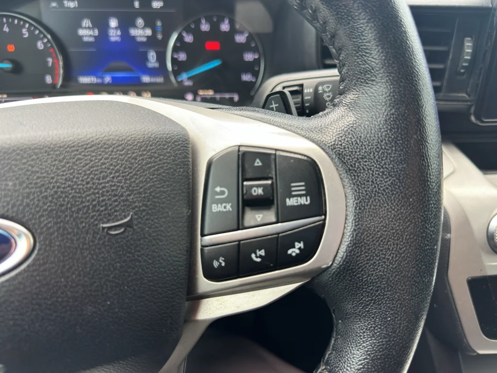 Used 2020 Agate Black Metallic Ford XLT image 17