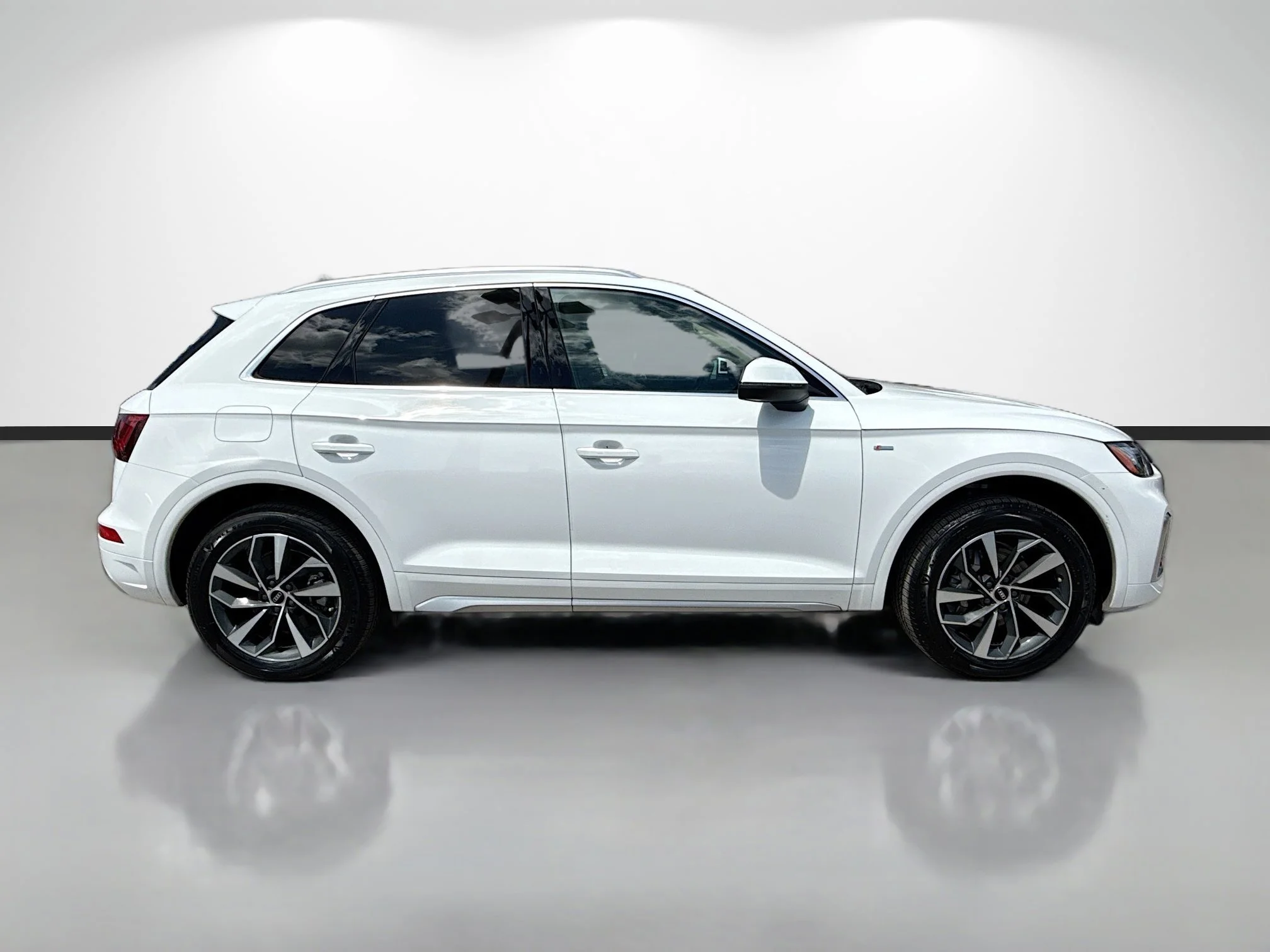 Used 2023 Ibis White Audi S line Premium image 2