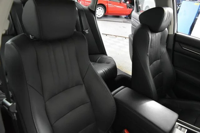 Used 2018  Honda EX-L image 32