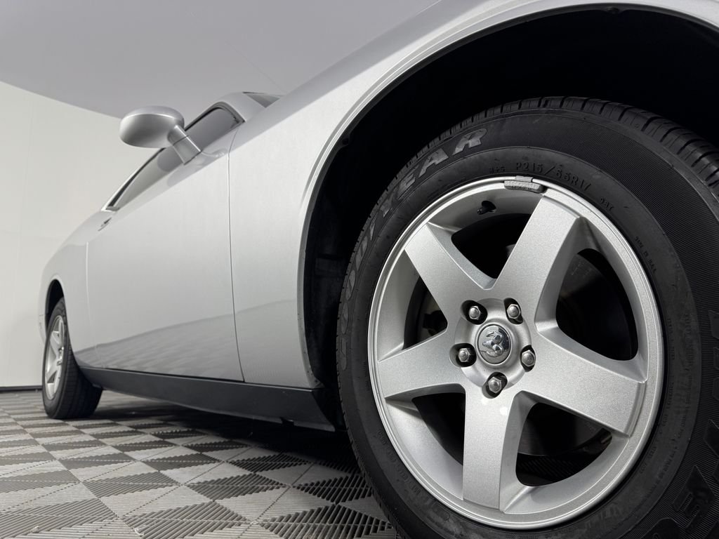 Used 2010 Bright Silver Metallic CC/Mineral Gray Met CC Dodge SE image 29
