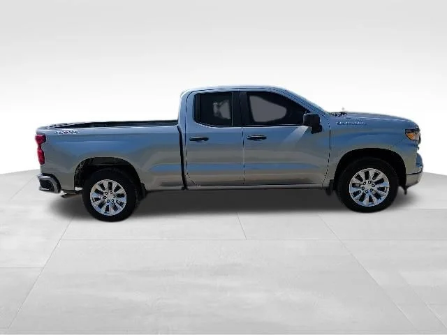 Used 2023 Gray Chevrolet Custom image 2