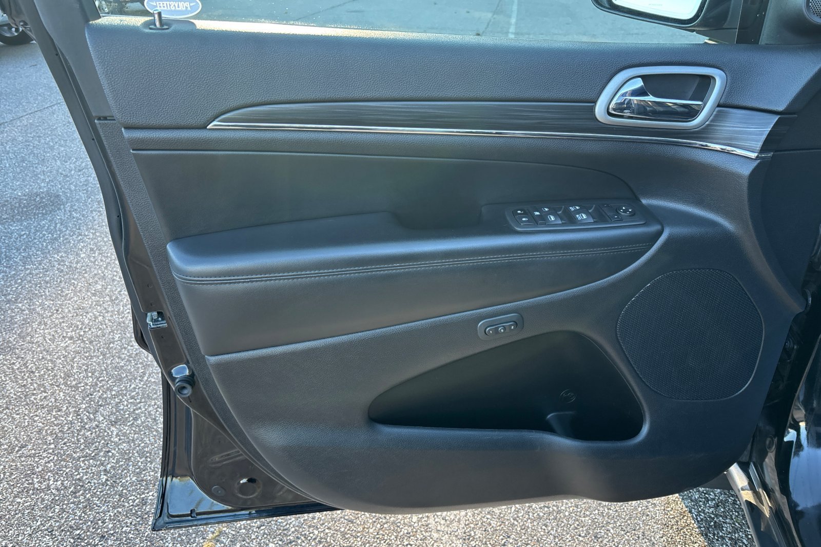 Used 2022 Black Jeep Limited image 12