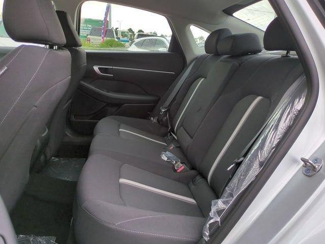 New 2026 Silver Hyundai SEL Sport image 13