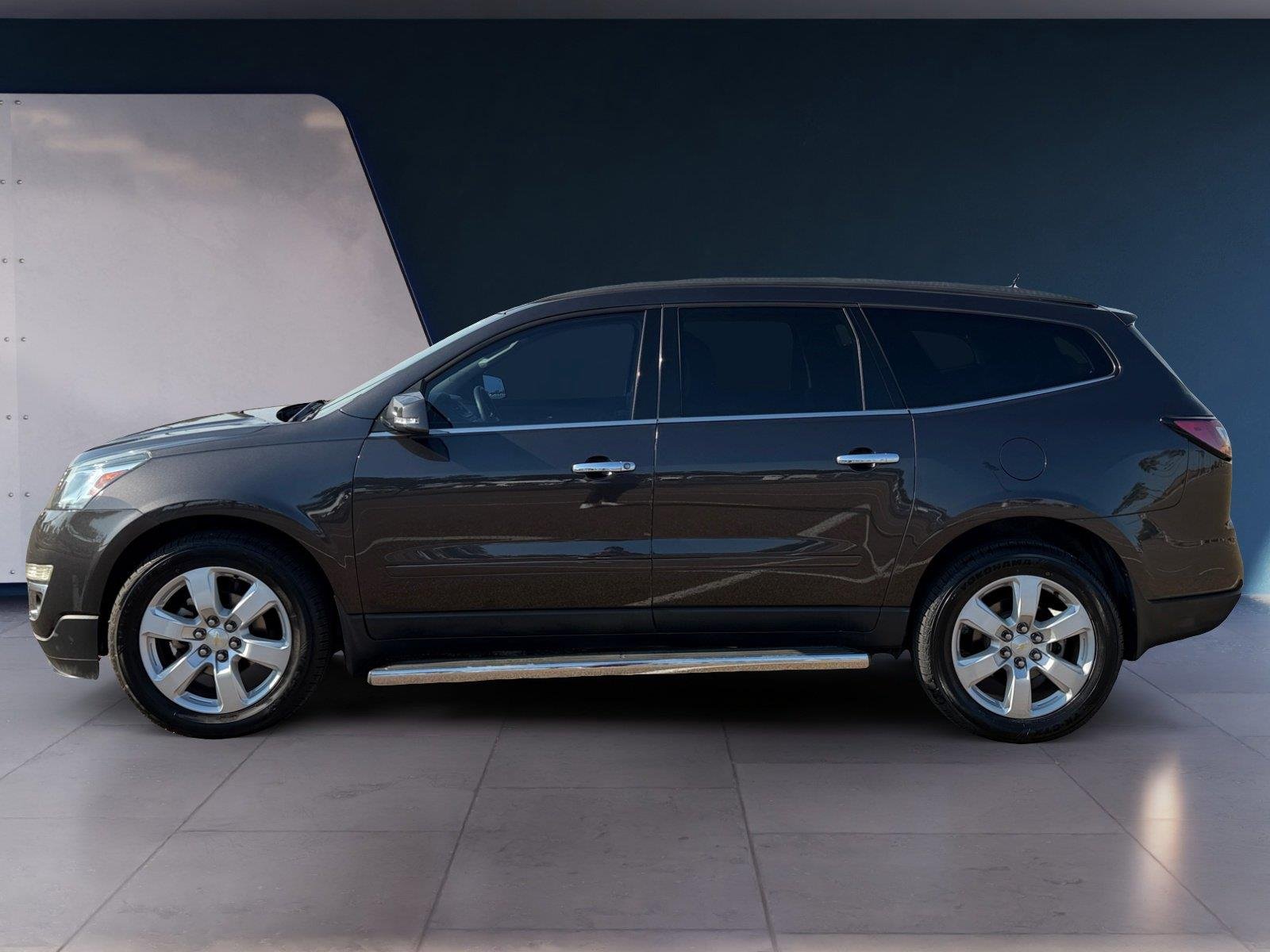 Used 2016 Chevrolet Traverse 1LT with VIN 1GNKRGKD9GJ211135 for sale in Laredo, TX