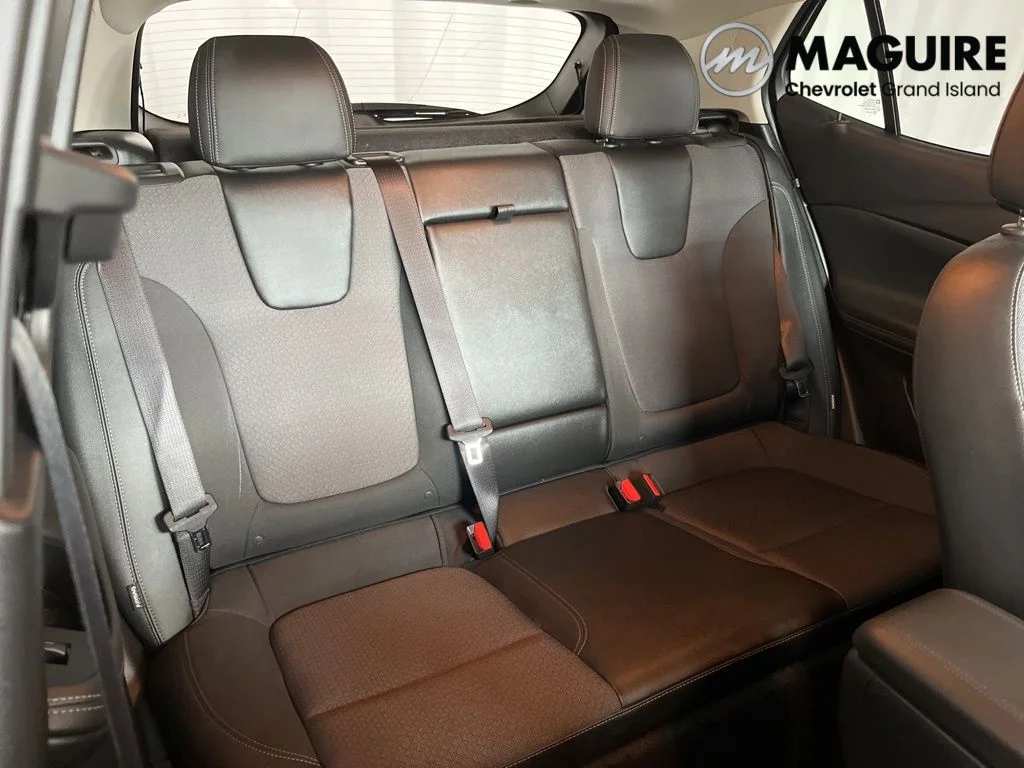 Used 2023 Black Buick Select image 31
