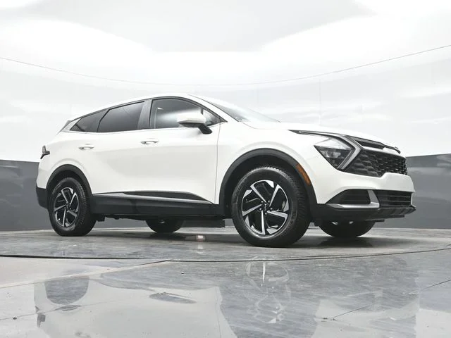 Used 2023 White Kia LX image 23