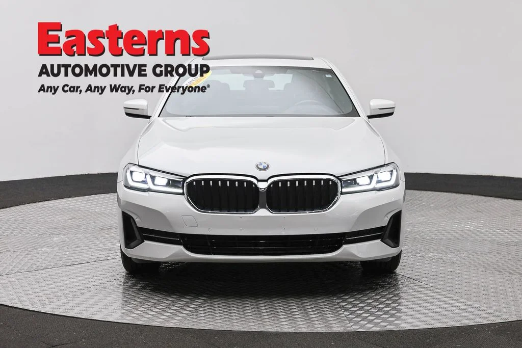Used 2022 White BMW 530i xDrive image 2