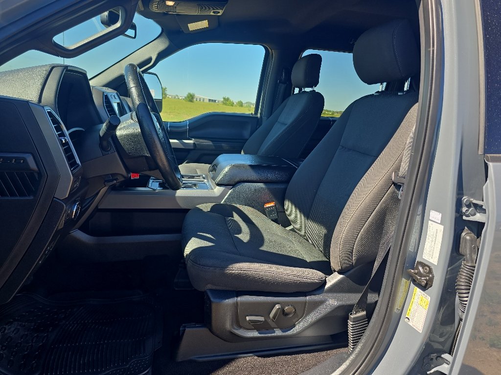 Used 2019  Ford XLT image 10