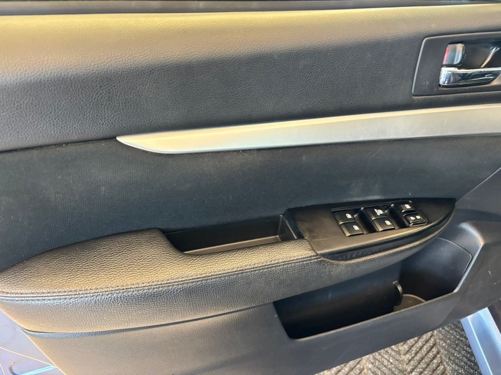 Used 2014 Blue Subaru 2.5i image 13