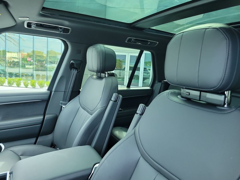 New 2026 Fuji White Land Rover SE image 26