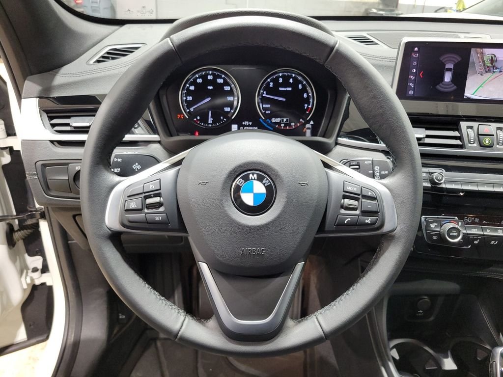 Used 2022 White BMW xDrive28i image 33