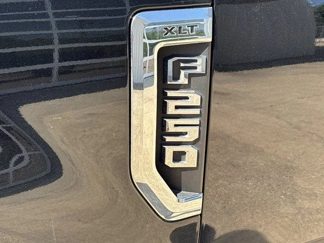 Used 2020 Black Ford XLT image 11