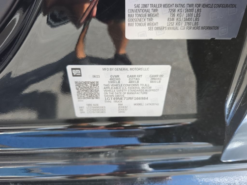 Used 2024 Onyx Black GMC SLT image 39