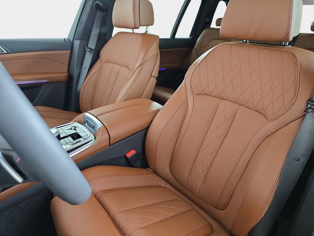 2026 BMW X7 M60i - Photo 16