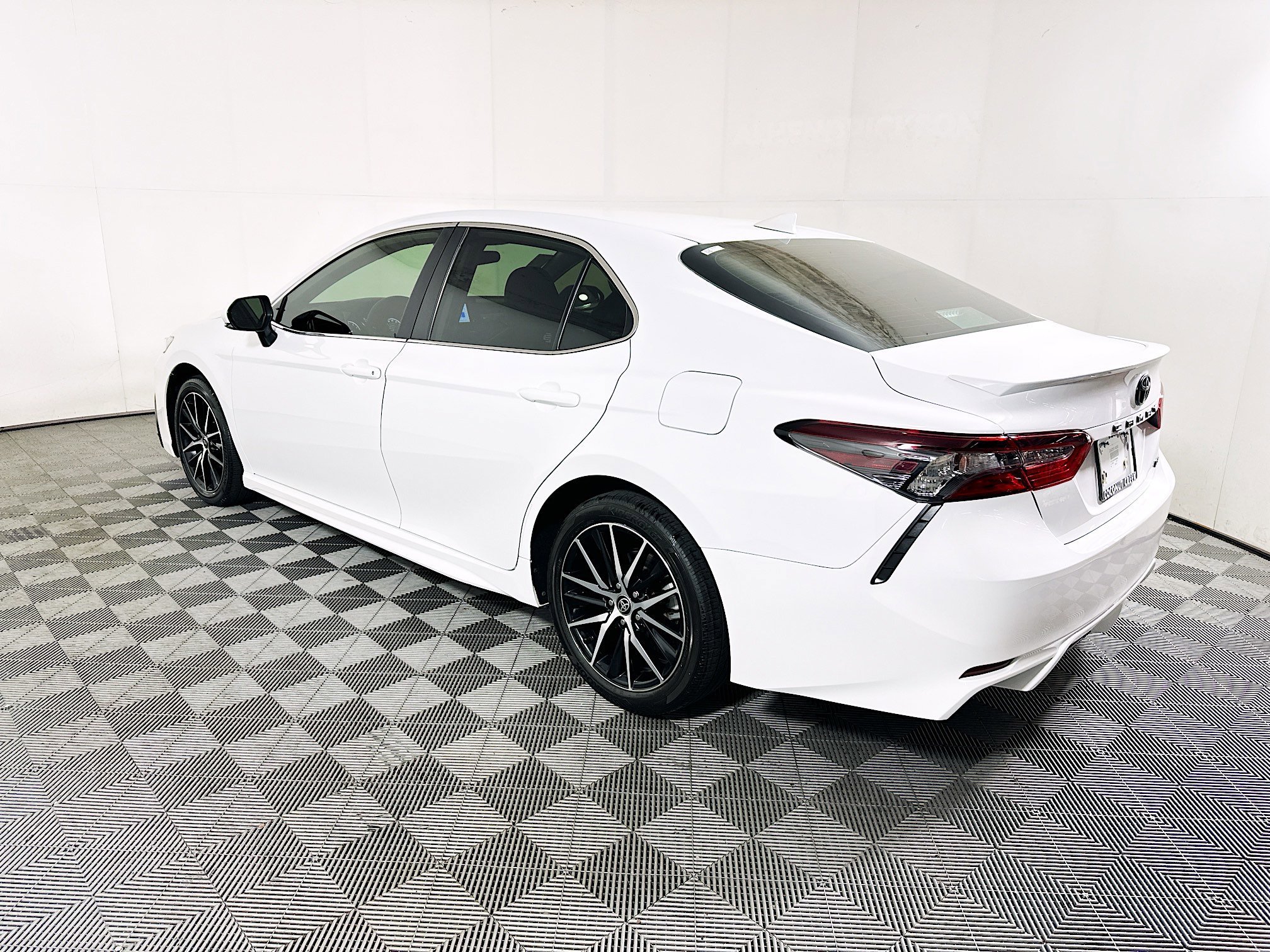 2024 Toyota Camry thumbnail 7