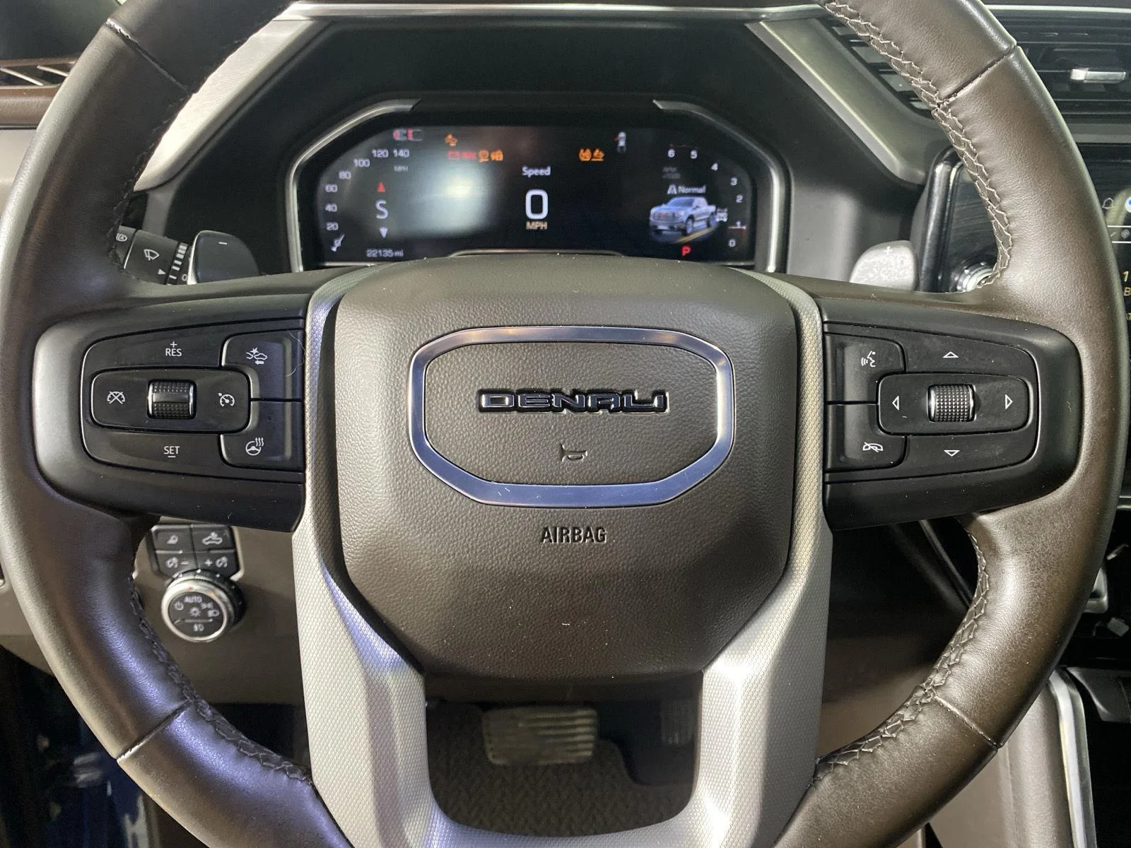 Used 2024 Metallic GMC Denali image 13