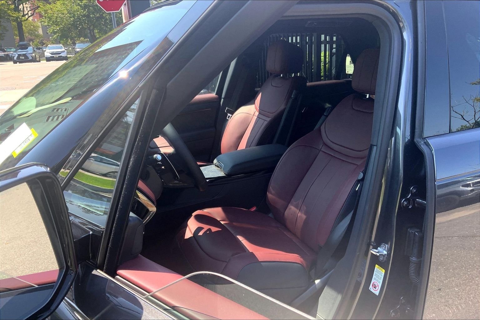 New 2026 Carpathian Grey Land Rover Dynamic SE image 9