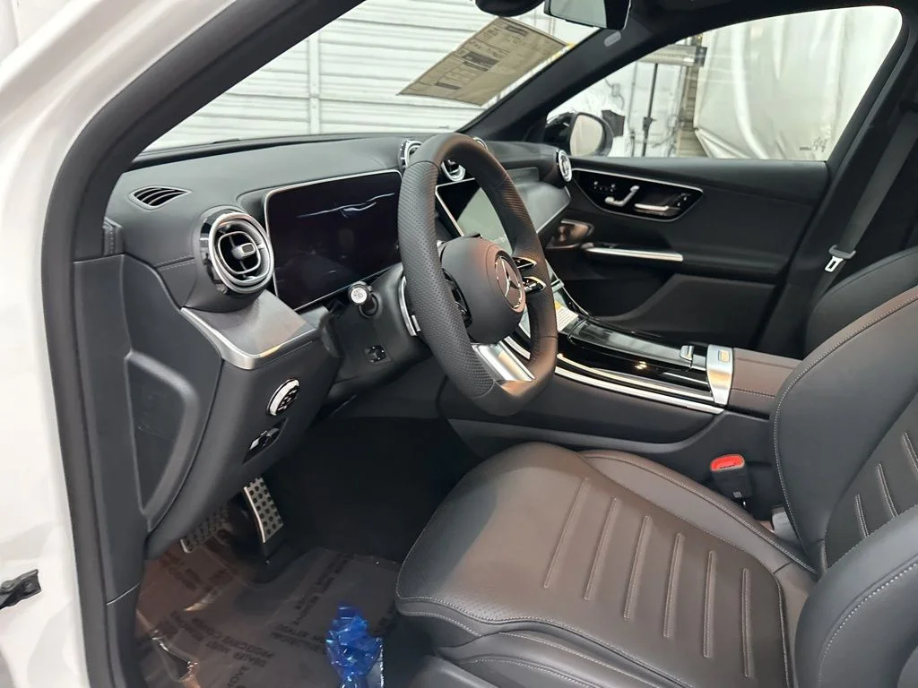 Used 2026 White Mercedes-Benz GLC 300 image 9