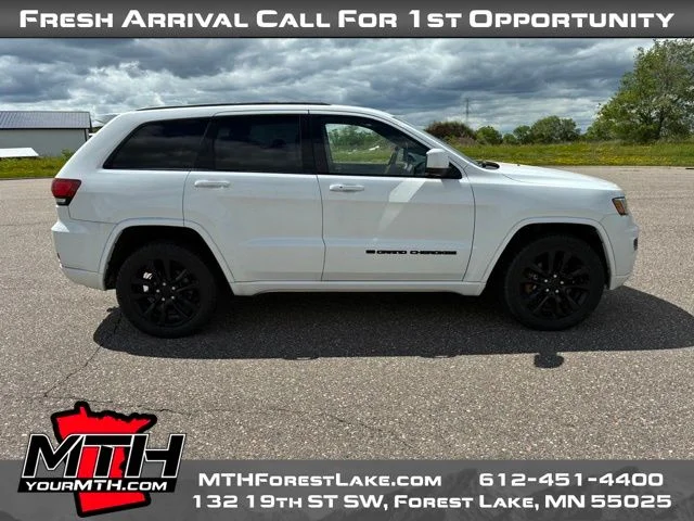 Used 2022 White Jeep Laredo X image 1