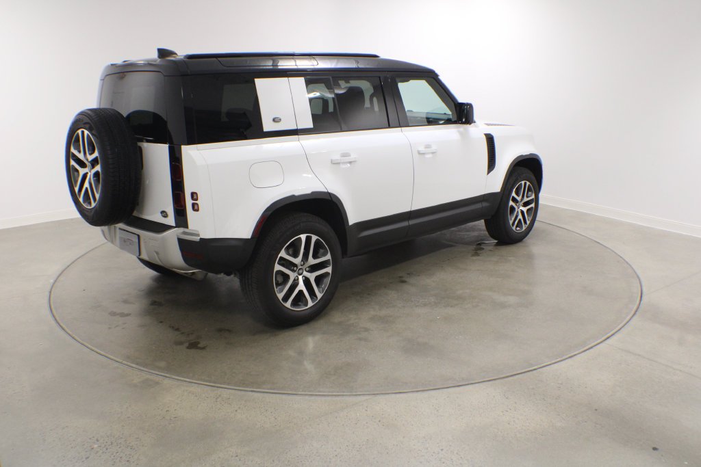Certified Used 2023 Fuji White Land Rover S image 6