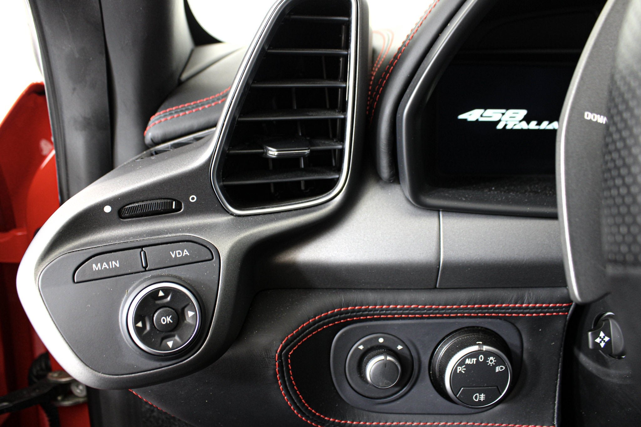 Used 2015 Red Ferrari  image 30