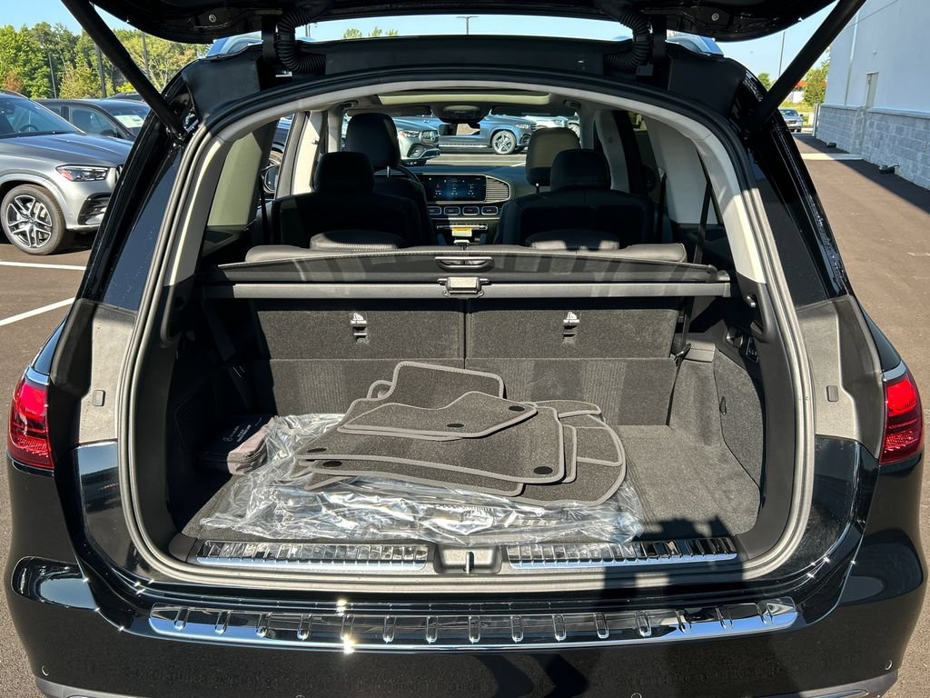 New 2026 Black Mercedes-Benz GLS 450 image 46