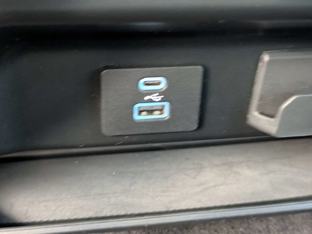 Used 2022 White Ford Lariat image 22