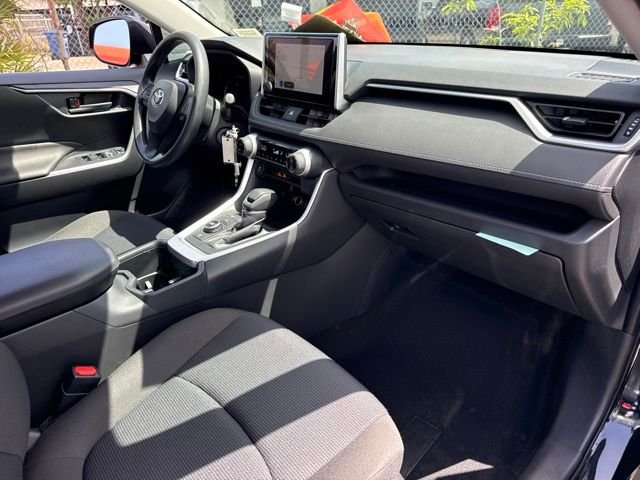 2025 Toyota RAV4 LE - Photo 21