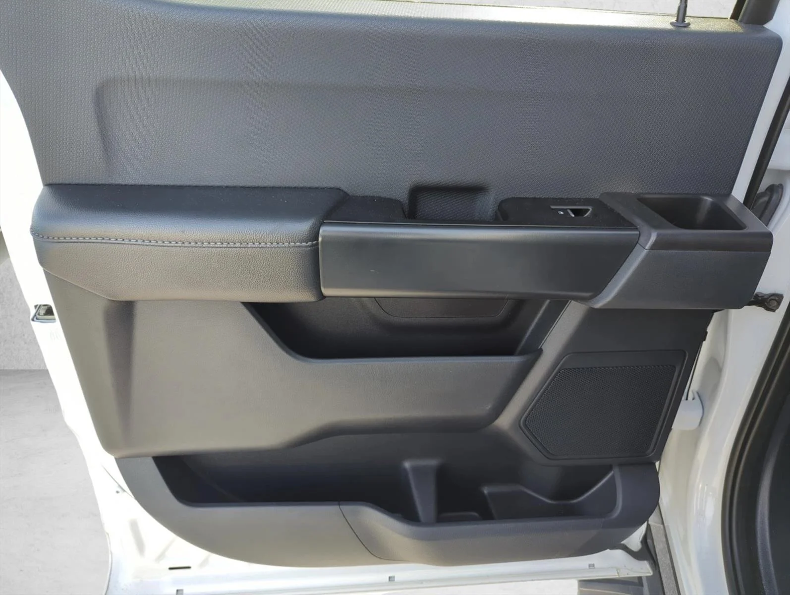 Used 2024 Oxford White Ford STX image 9