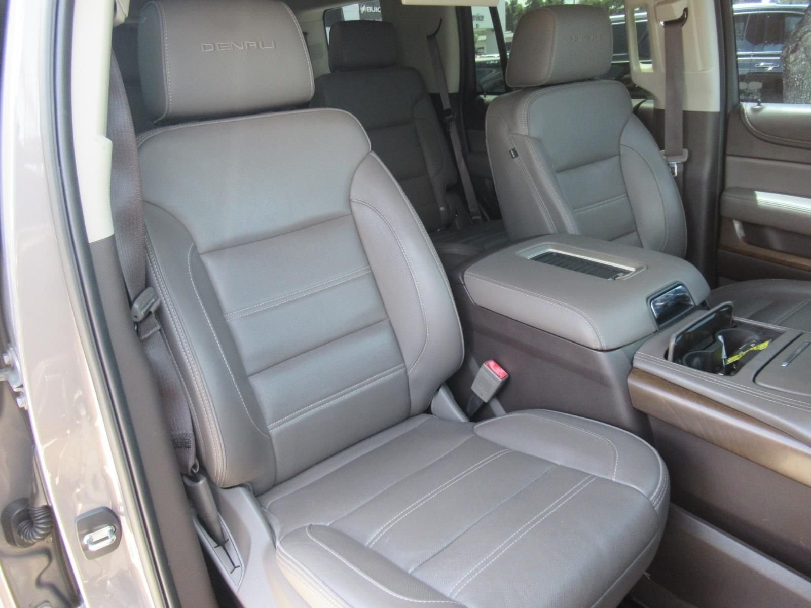 Used 2019  GMC Denali image 9