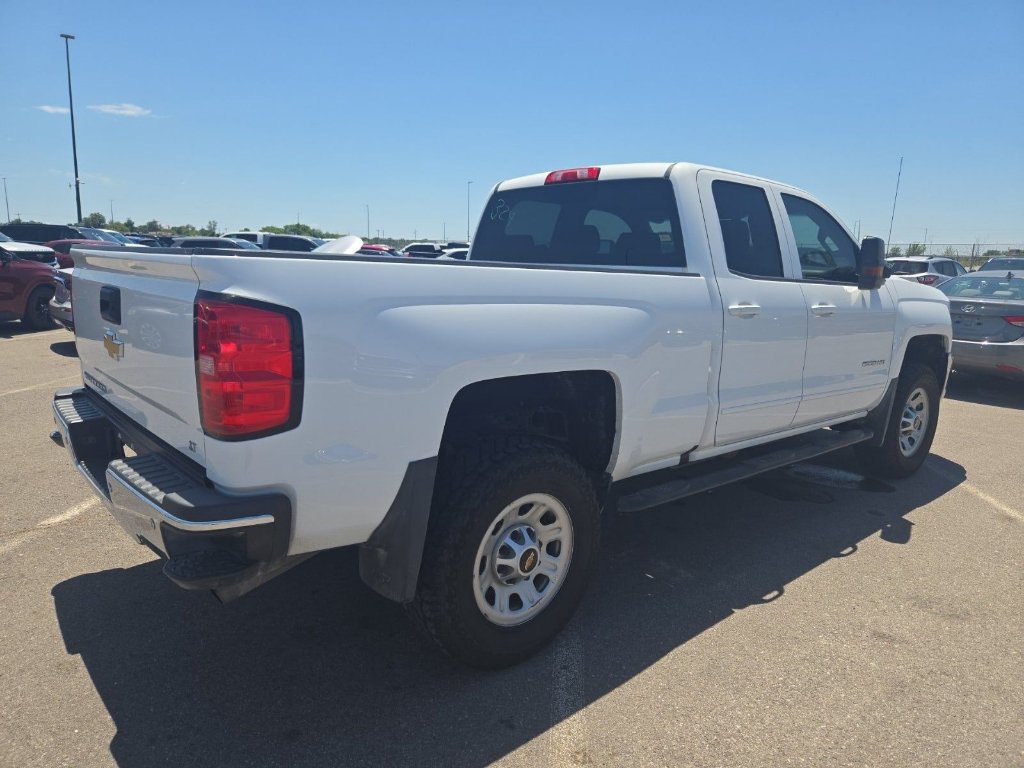 Used 2018 Summit White Chevrolet LT image 6