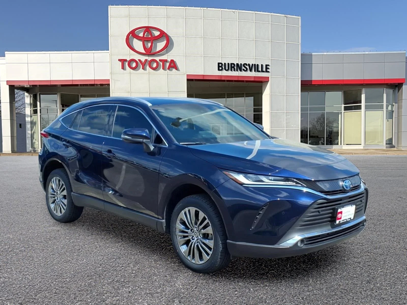 Certified Used 2024  Toyota XLE image 1
