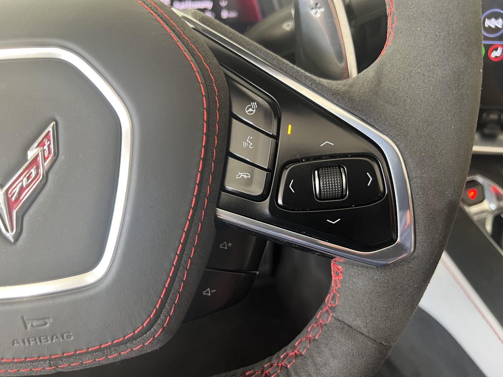 Used 2023 White Pearl Metallic Tricoat Chevrolet Stingray image 10