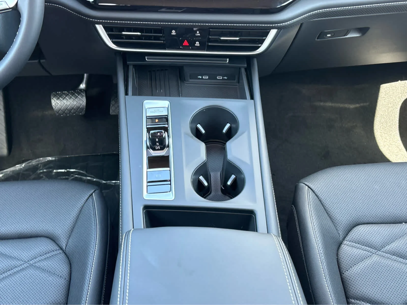 New 2026 OPAL WHITE Volkswagen 2.0T SE image 11