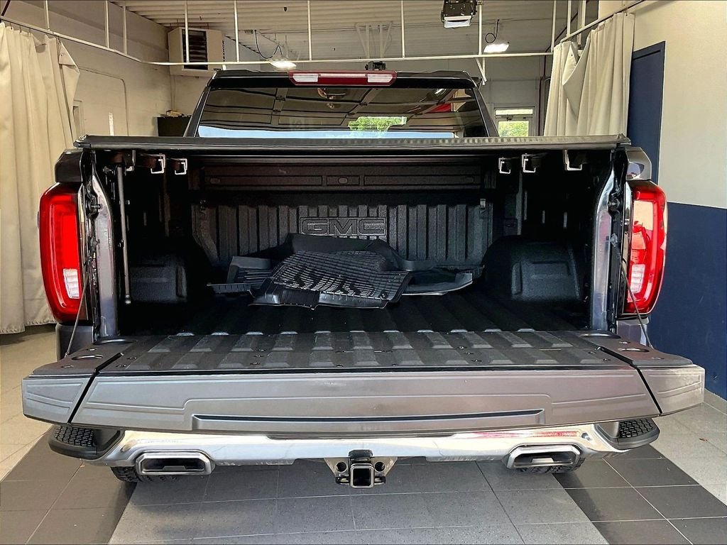 Used 2023 Silver GMC SLT image 31