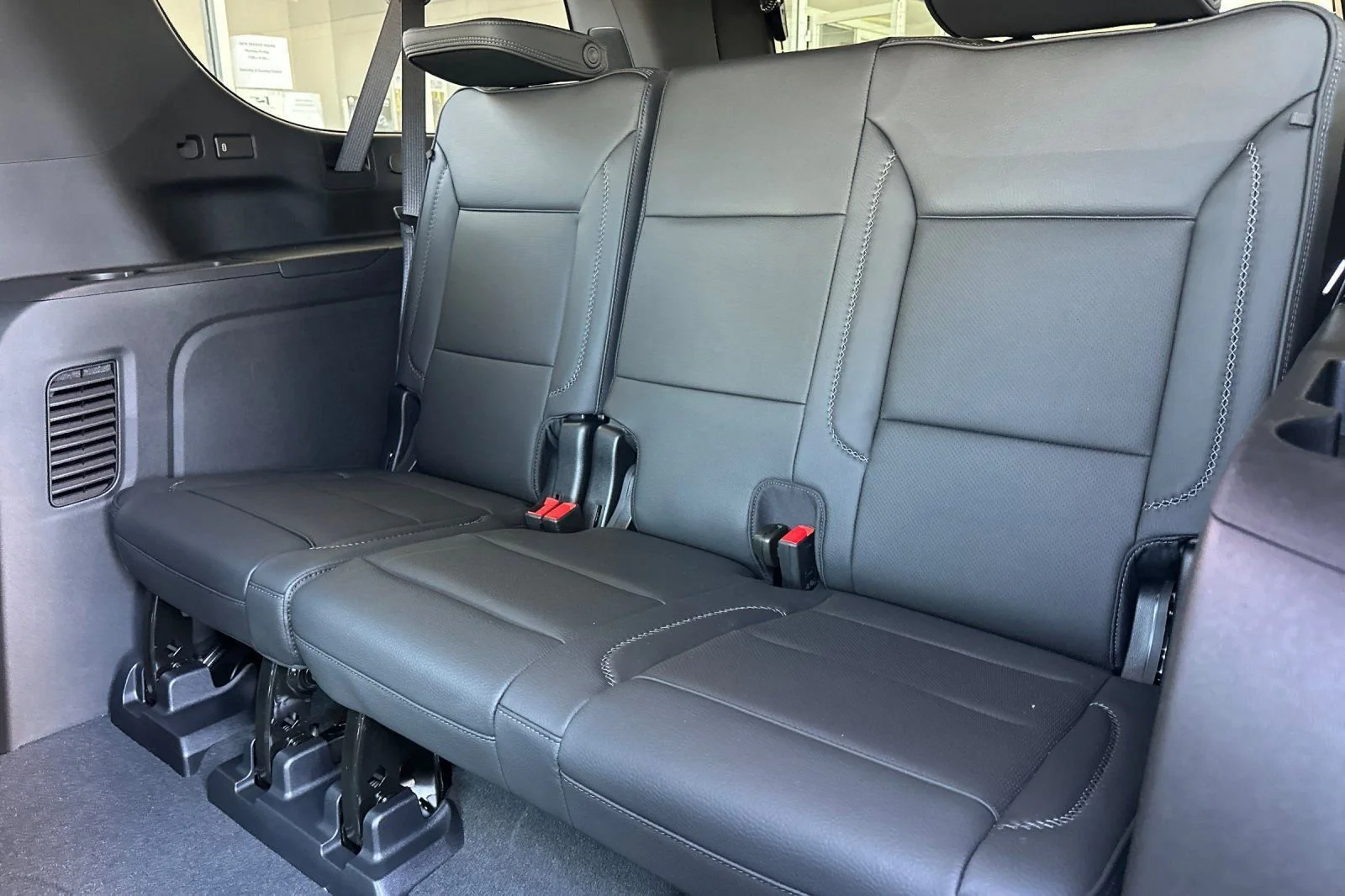 2026 GMC Yukon XL Denali - Photo 16