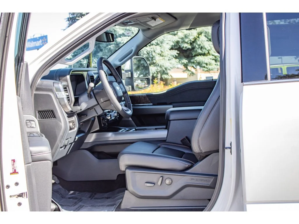 New 2026 Star White Metallic Tri-Coat Ford LARIAT image 33