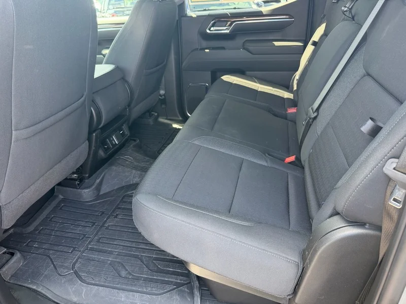 Used 2024 Sterling Metallic GMC Elevation image 19