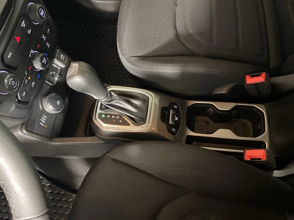 Used 2022 Gray Jeep Latitude image 22