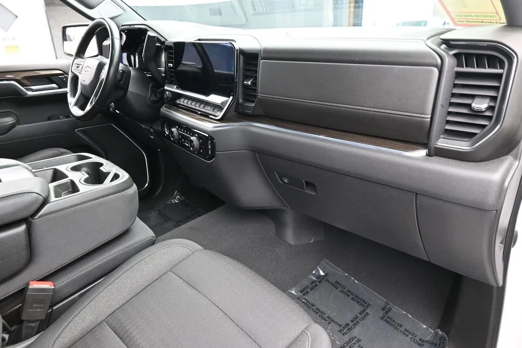 Used 2022 Summit White Chevrolet LT image 44