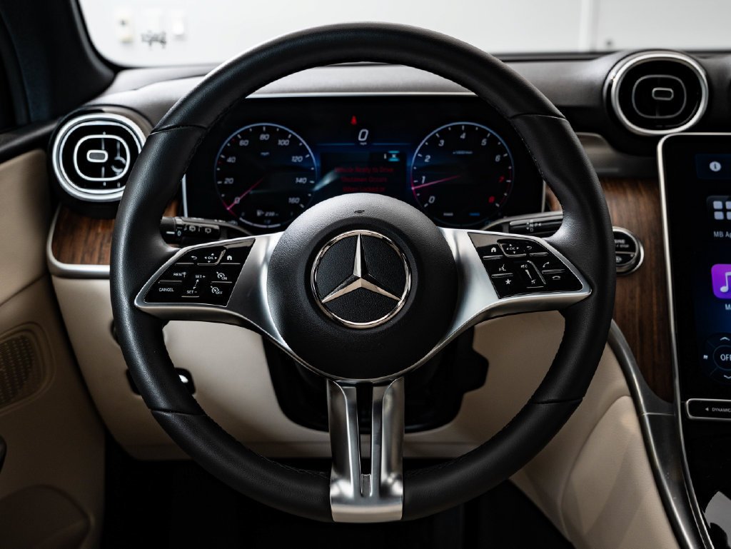 Used 2026 Black Mercedes-Benz GLC 300 image 39