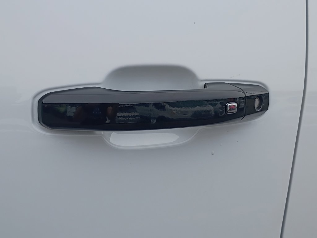 Used 2025 White GMC AT4X image 14