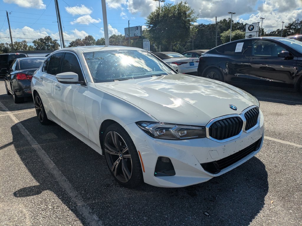 Used 2024 White BMW 330i image 3