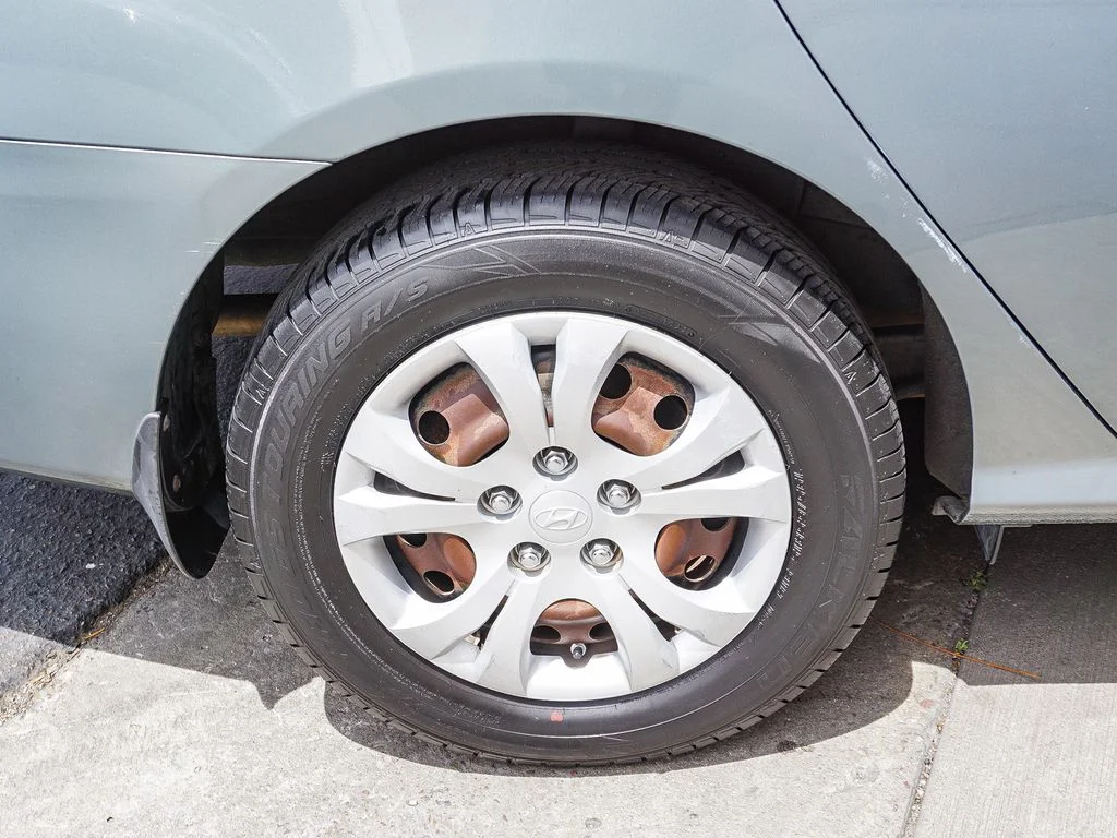 Used 2010 Beige Hyundai GLS image 9