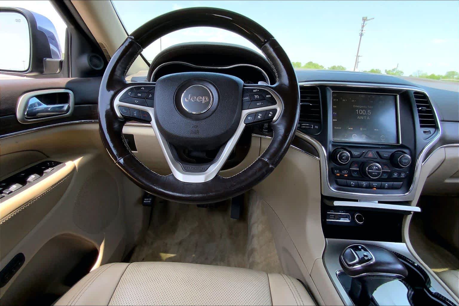 Used 2015 True Blue Pearlcoat Jeep Overland image 6