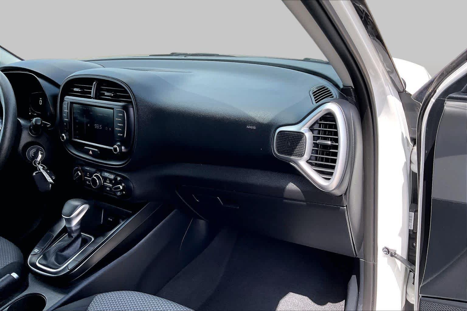 Used 2023 Snow White Pearl Kia LX image 18