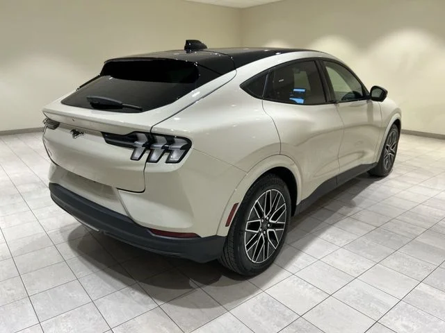 Certified Used 2025 Desert Sand Ford Premium image 5
